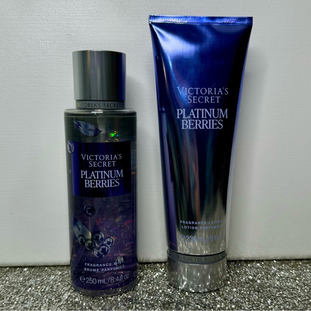 Victoria’s Secret Platinum Berries Body Lotion Gift Set NWT - Picture 2 of 4